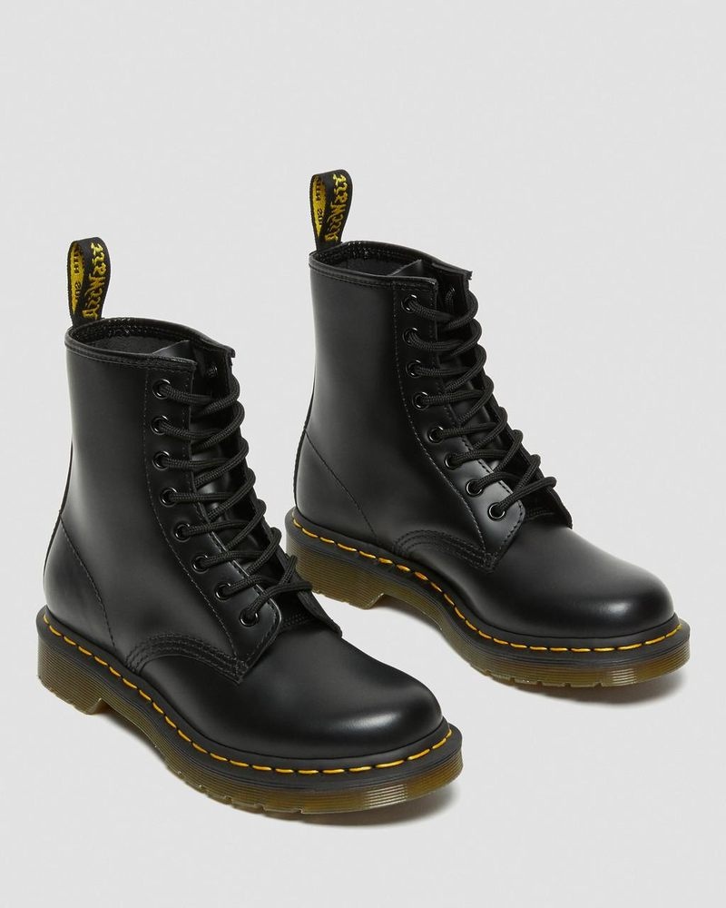 Black Dr Martens 1460 - Smooth Leather Lace Up Boots (Smooth Leather) Boots | CI21-A8OD