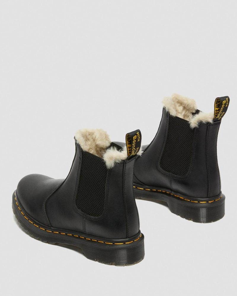 Black Dr Martens 2976 - Faux Fur Lined Chelsea Boots (Burnished Wyoming) Boots | KO64-T1WC