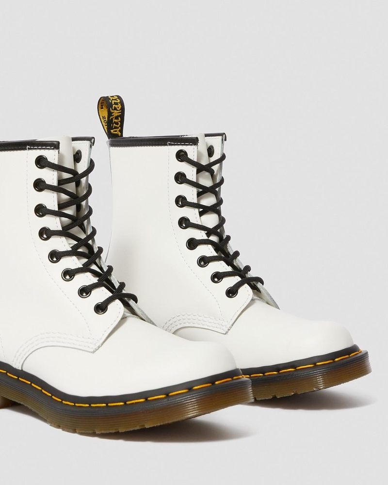 White Dr Martens 1460 - Smooth Leather Lace Up Boots (Smooth Leather) Boots | BZ03-J6GY